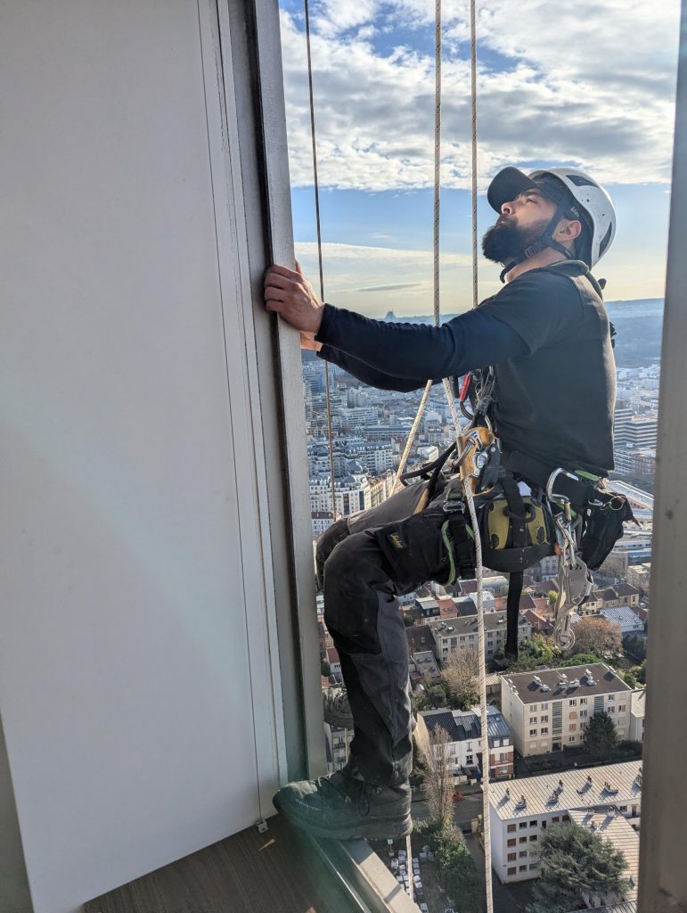Reportage intervention Réseau PERPAL : Intervention en hauteur à La Défense