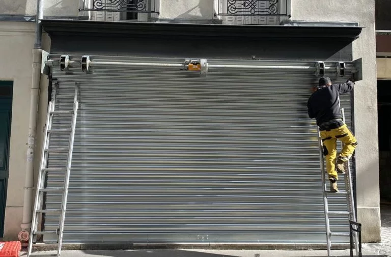 rideau-metallique-bloque-paris