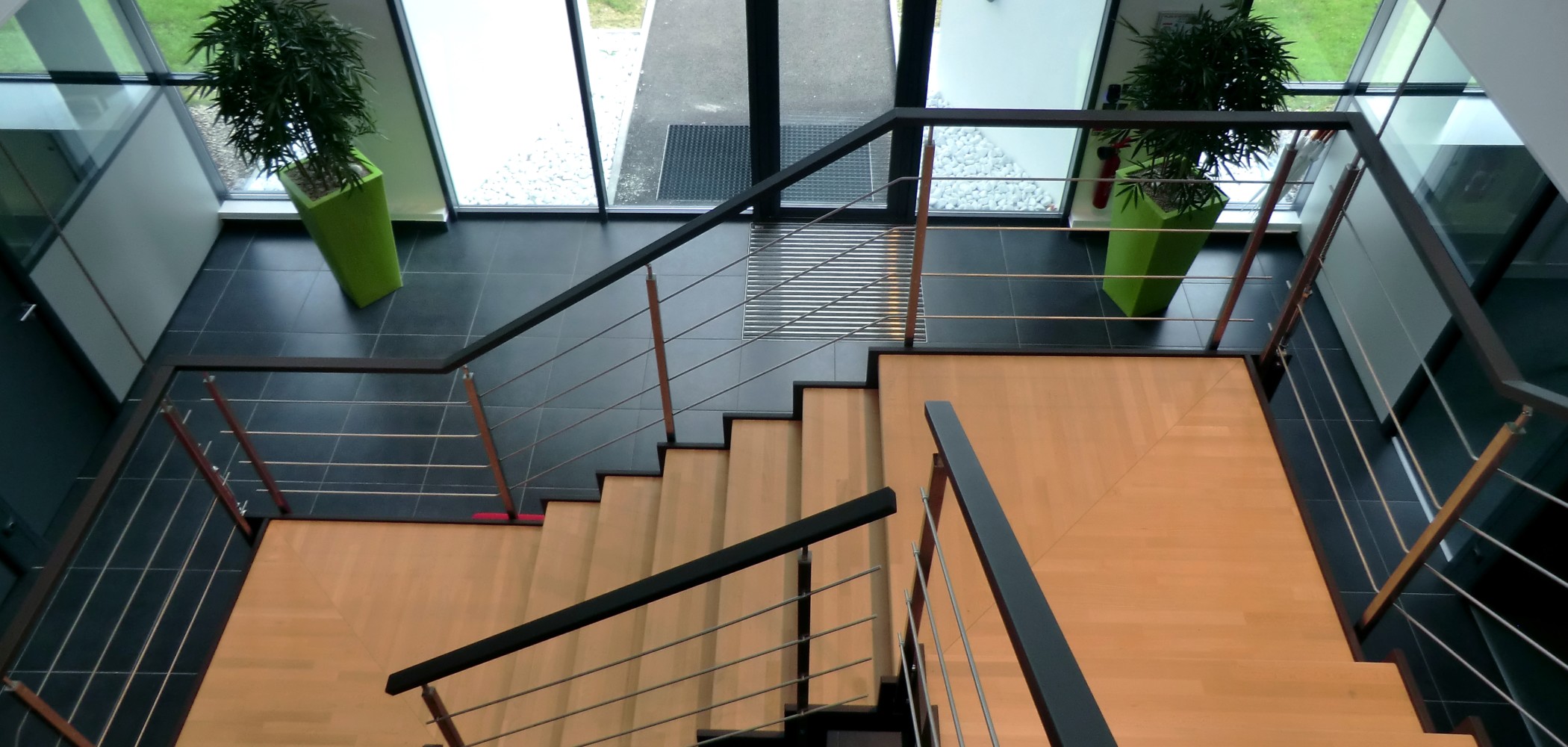 Escalier sur mesure pour locaux professionnels et ERP à Paris et en Île-de-France